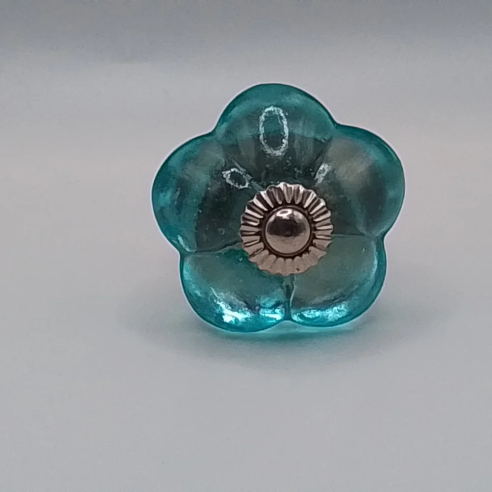 Decorative glass knobs - Picture 2 of 3